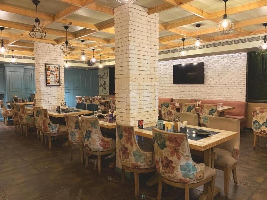 Hotel Punjab Palace Raipur  Exterior photo