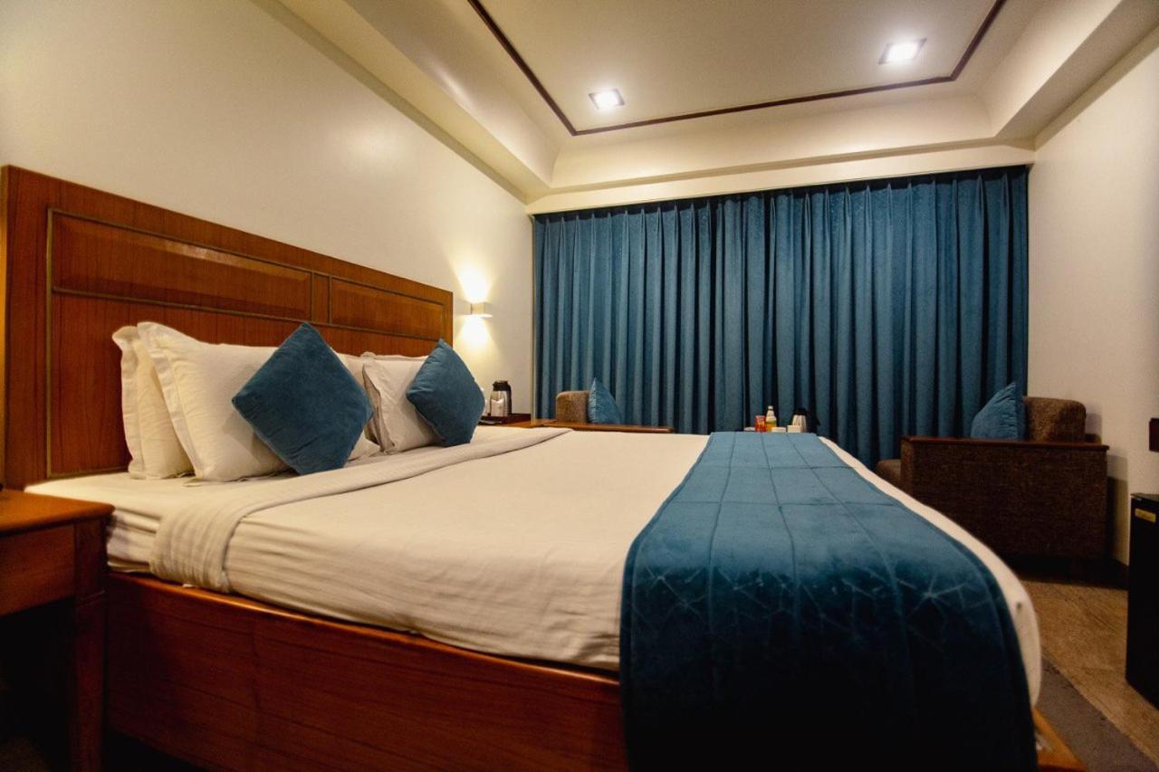 Hotel Punjab Palace Raipur  Exterior photo