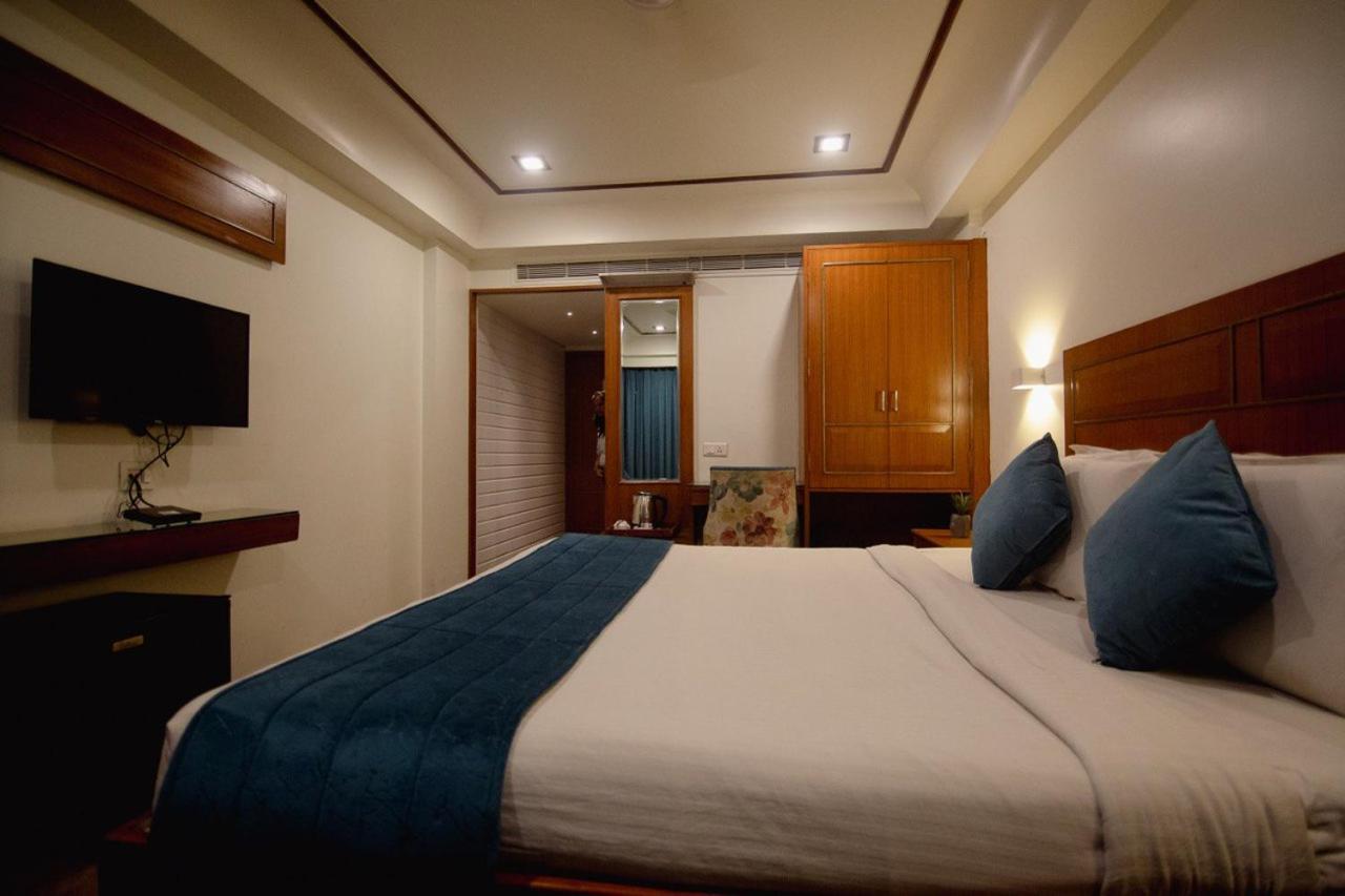 Hotel Punjab Palace Raipur  Exterior photo